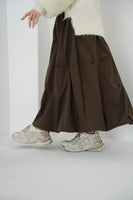 タックデザインスカート　BROWN