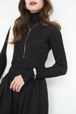 リブニットシームレスタートルトップス　BLACK