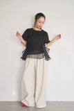 レースオーガンジーフリルトップス（BLACK）×ピンタックワイドパンツ（IVORY）