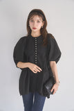パールボタン袖ボリュームブラウス　BLACK