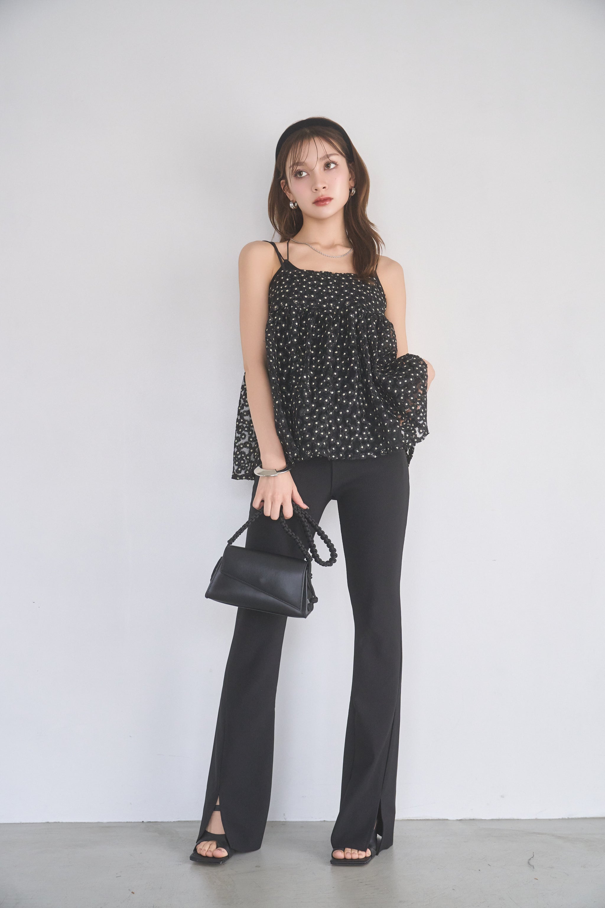 チュールフラワー刺繍キャミ BLACK – ODORATA official