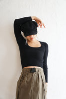 Uネックニットトップス Black