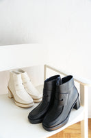 ショートブーツ White