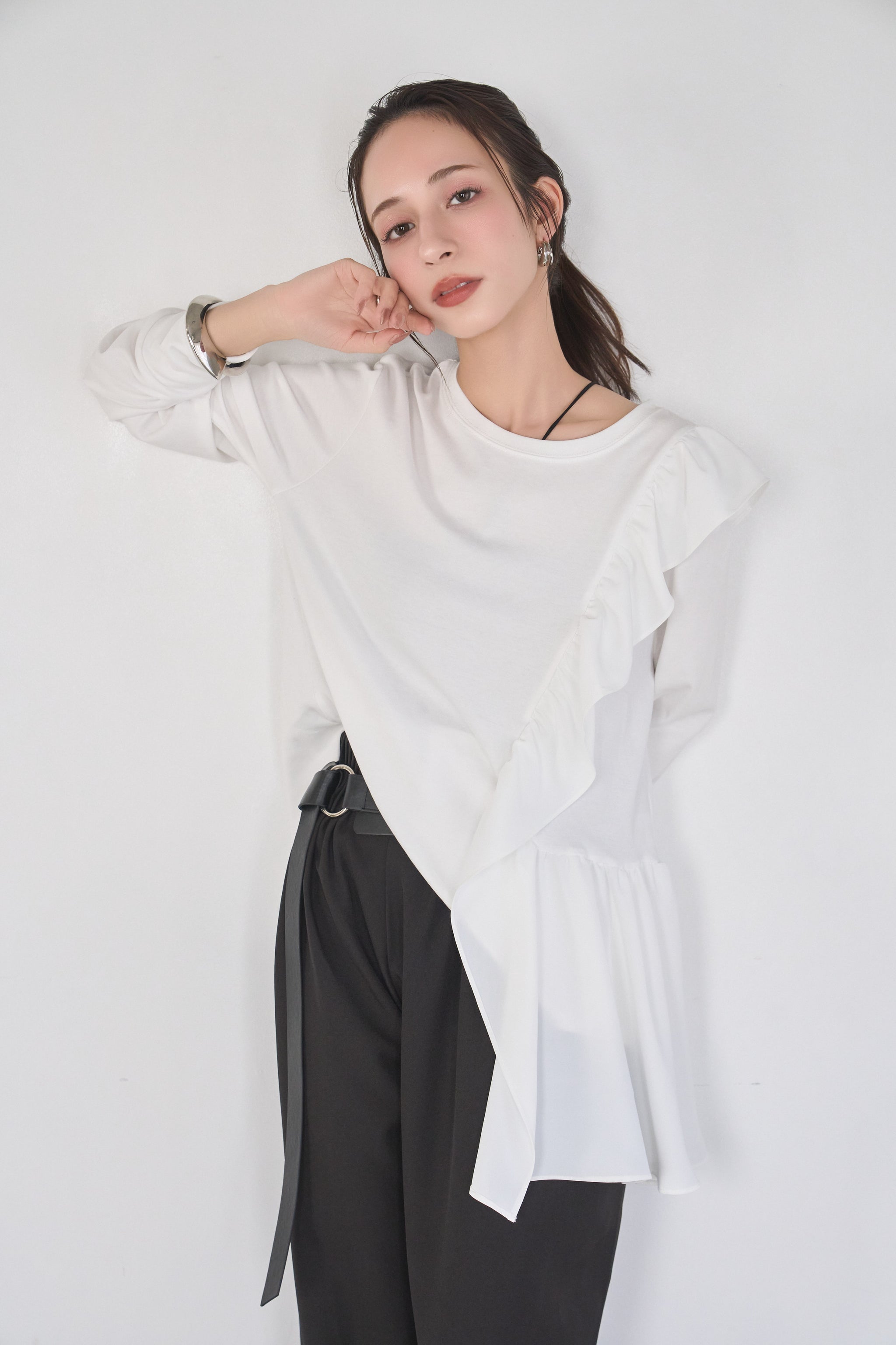 フリルロングTシャツ オフホワイト – ODORATA official