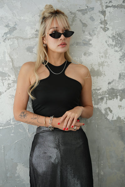 ショート丈タンクトップ　BLACK