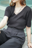 Vネックニットトップス Black
