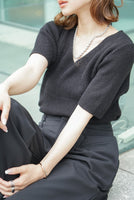 Vネックニットトップス Black